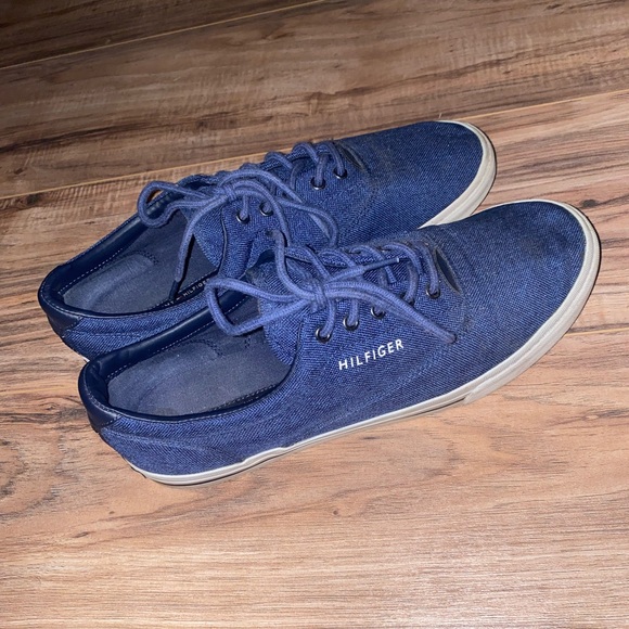 Tommy Hilfiger Low-Top Sneakers (Size: 10) - Picture 2 of 2